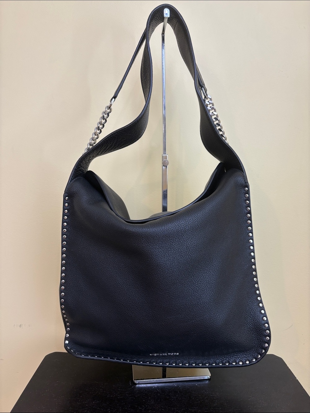 Michael Kors Astor Large Black Leather Studded Slouchy Relaxed Hobo Shoulder Bag - Picture 4 of 16